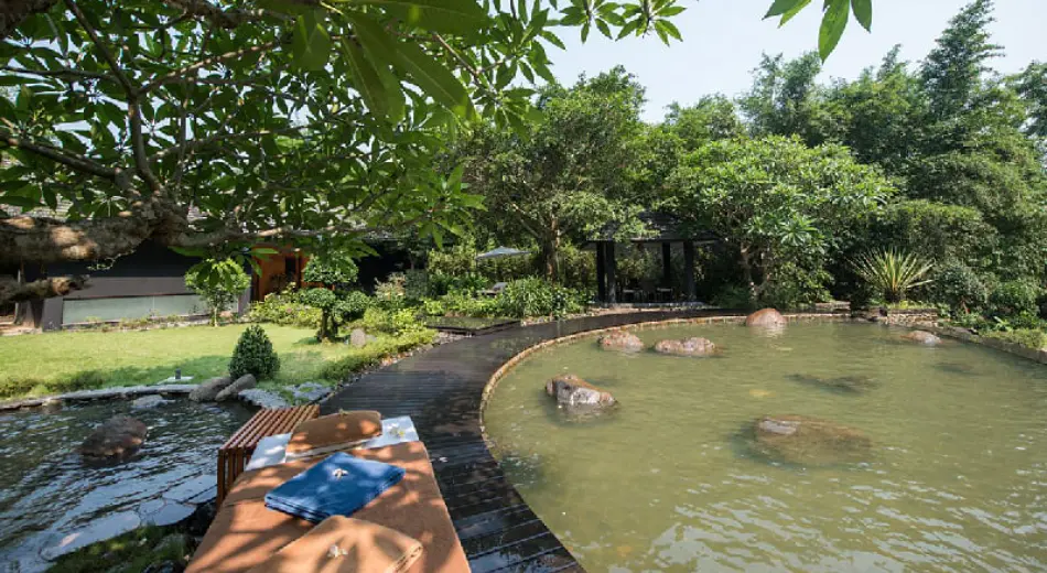 Bể tắm khoáng Onsen