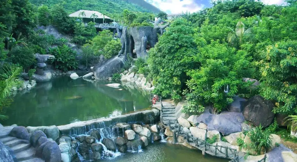 Khu du lịch suối nước khoáng Thần Tài