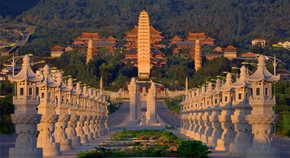 Tam Tháp - Sùng Thánh